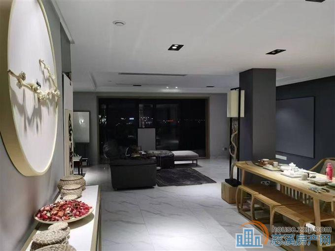 伊顿花苑207平精装拎包入住228万