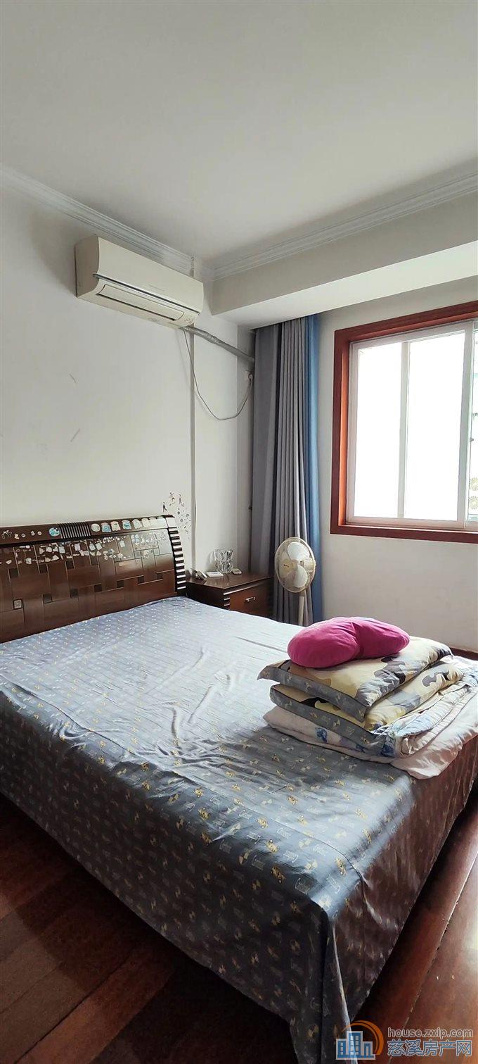 华泰苑138平159万有余地精装