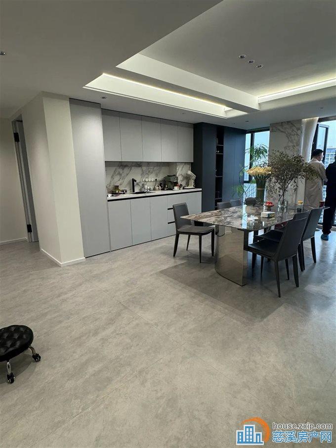 江滨之城 豪装196平方338万 带车位