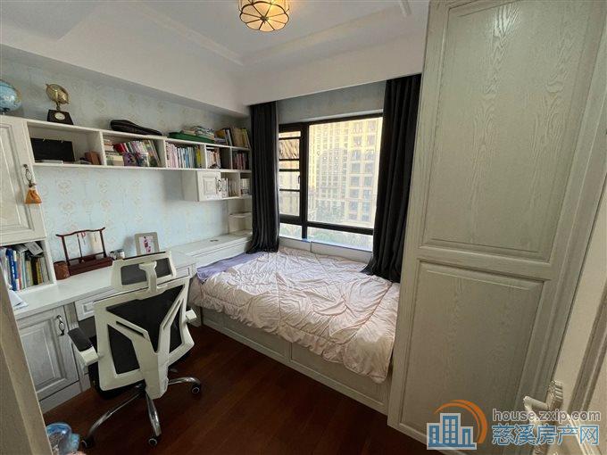 绿城惠园138平精装带大车位180万有余