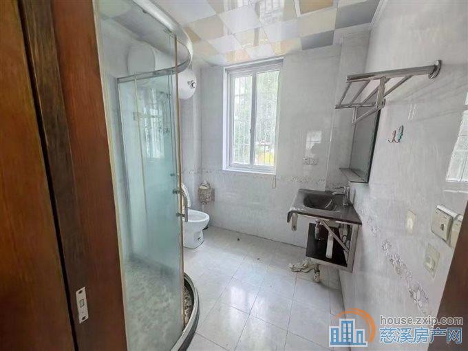 玲珑小区94平一楼架空层实验小学可读