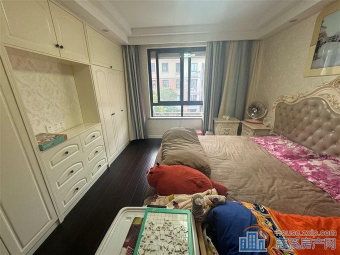 城市桃源87平精装保养很好103.8万