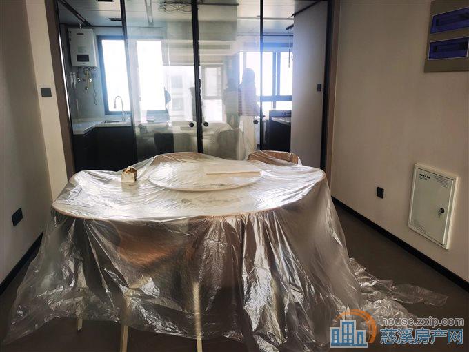  阅江府131平266万带车位精装修