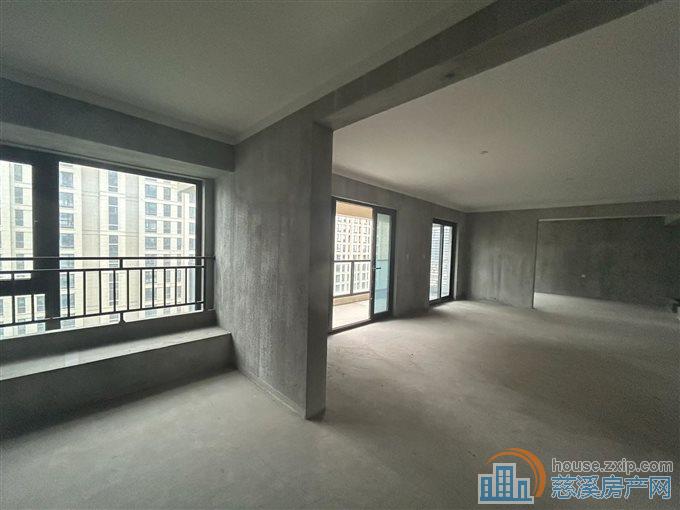 中交盛湖美庐142平带车位中间楼层395