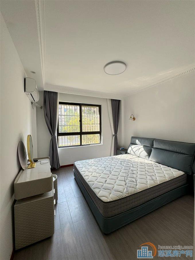 上笆里花苑 73平91.8万送车位杂物间