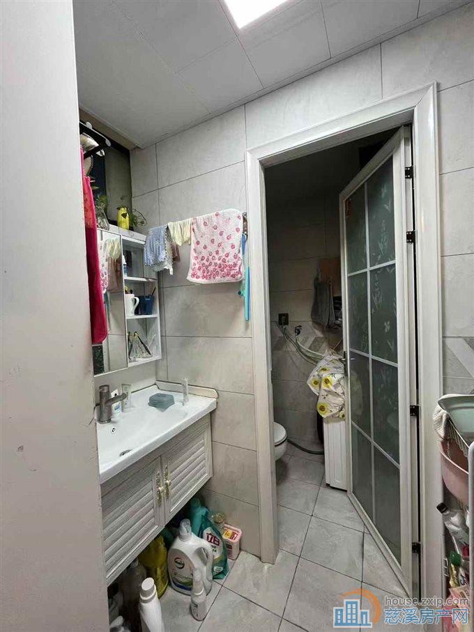 新潮塘南苑60平方自住精装修109.9万