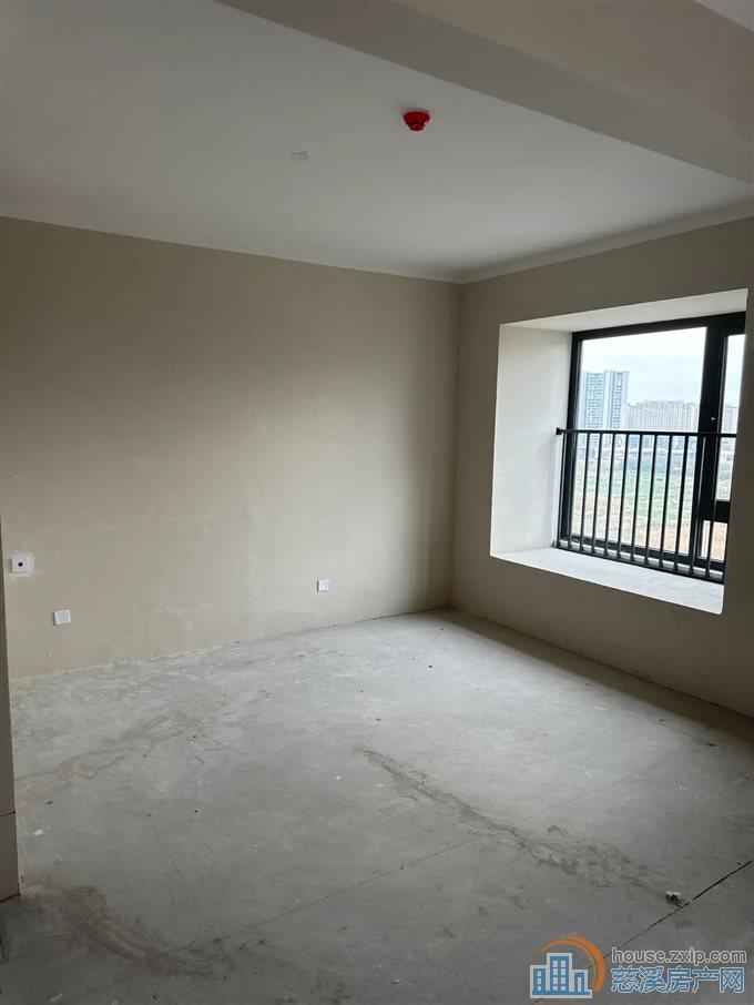 中交玉宸园131平245万绿城物业