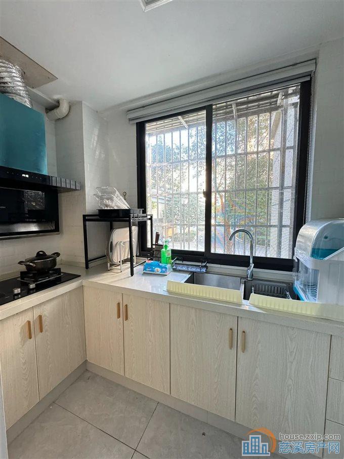 急售上笆里花苑 城西精装洋房 送车位