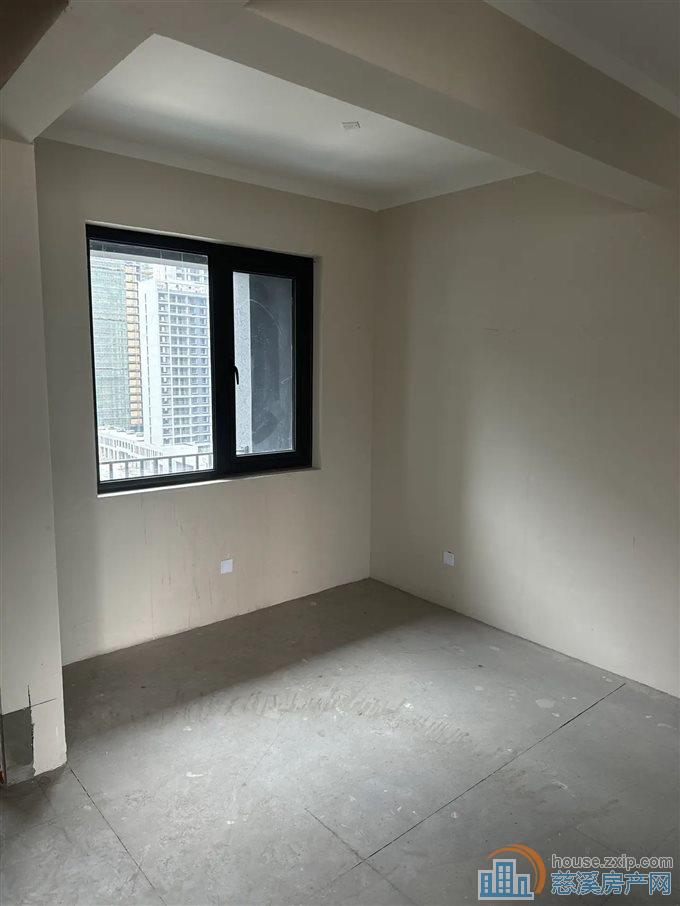 中交玉宸园131平245万绿城物业