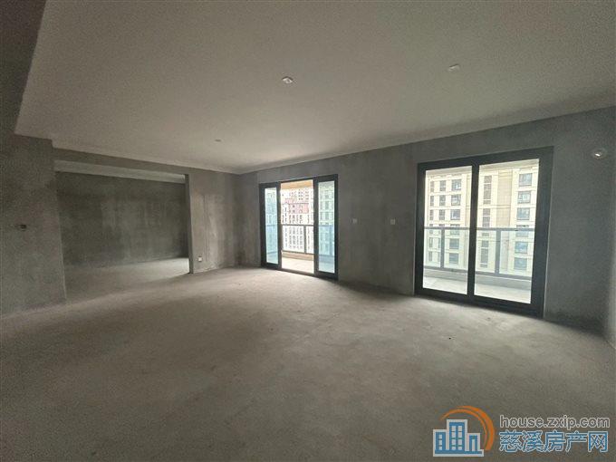 中交盛湖美庐142平带车位中间楼层395