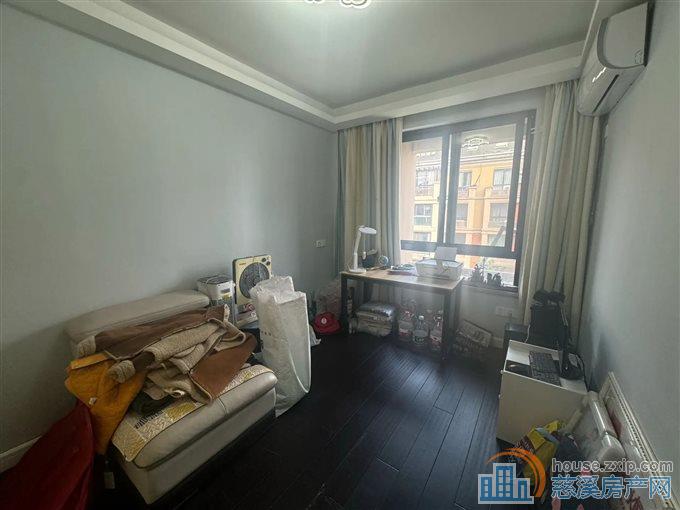 城市桃源87平精装保养很好103.8万