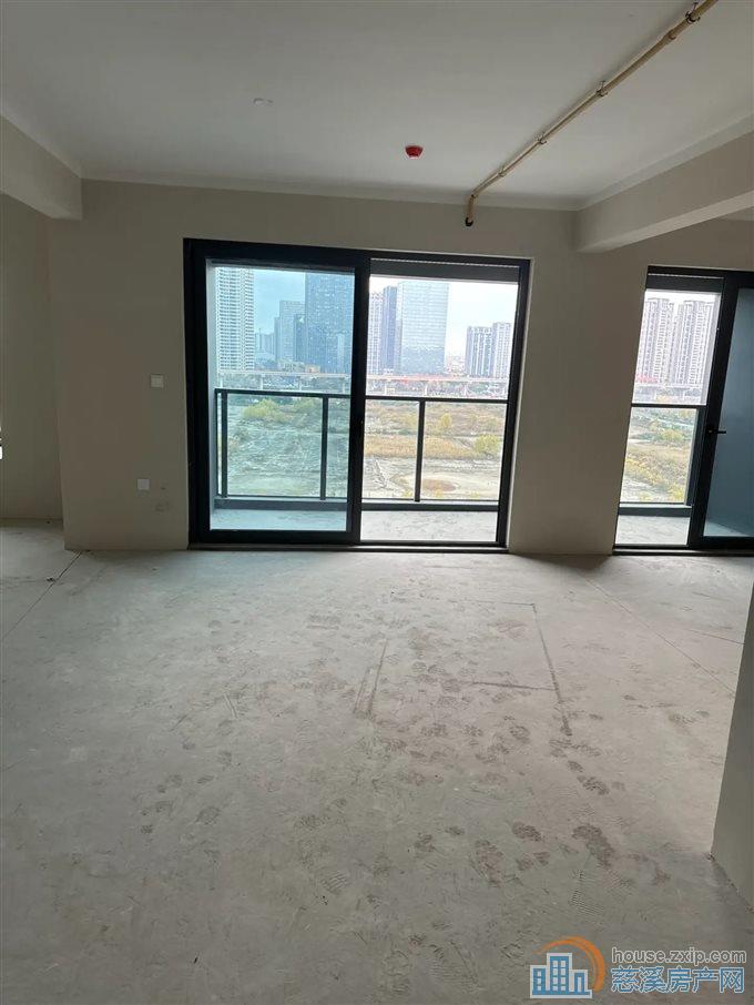 中交玉宸园131平245万绿城物业