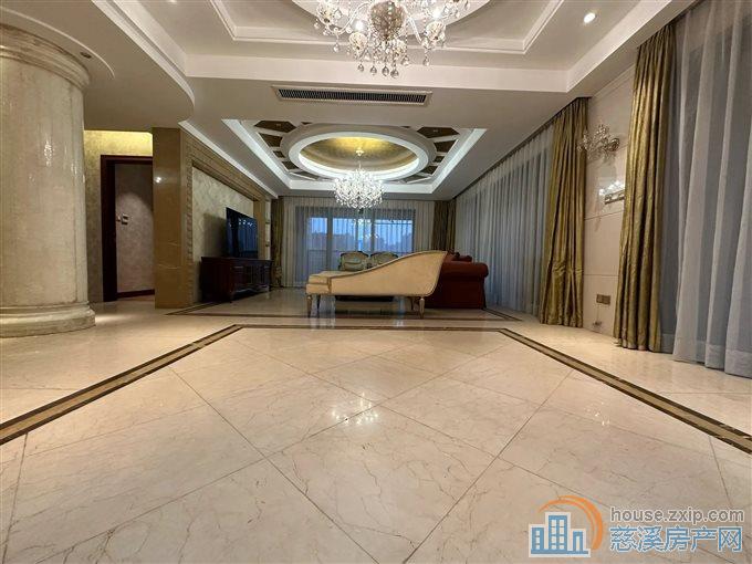 绿城玫瑰园275平788万带车位