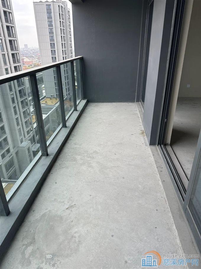 中交玉宸园131平245万绿城物业