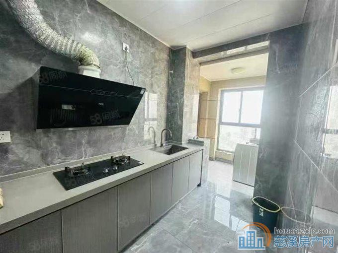 嘉景园顶楼137平精装有车位储藏间