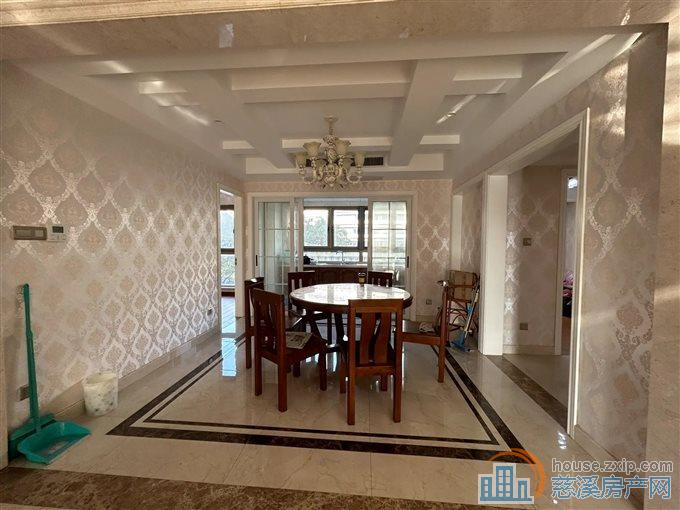 太子湾 精装修 带租车位 满两年