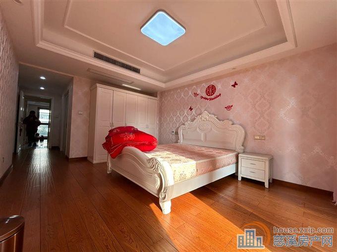 太子湾 精装修 带租车位 满两年