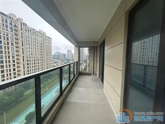 中交盛湖美庐142平带车位中间楼层395