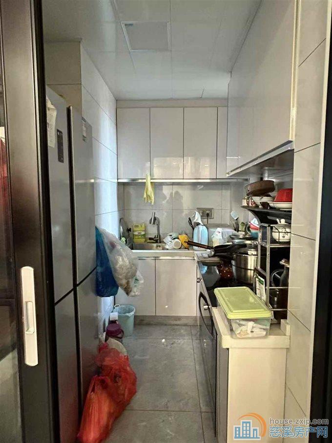 新潮塘南苑60平方自住精装修109.9万