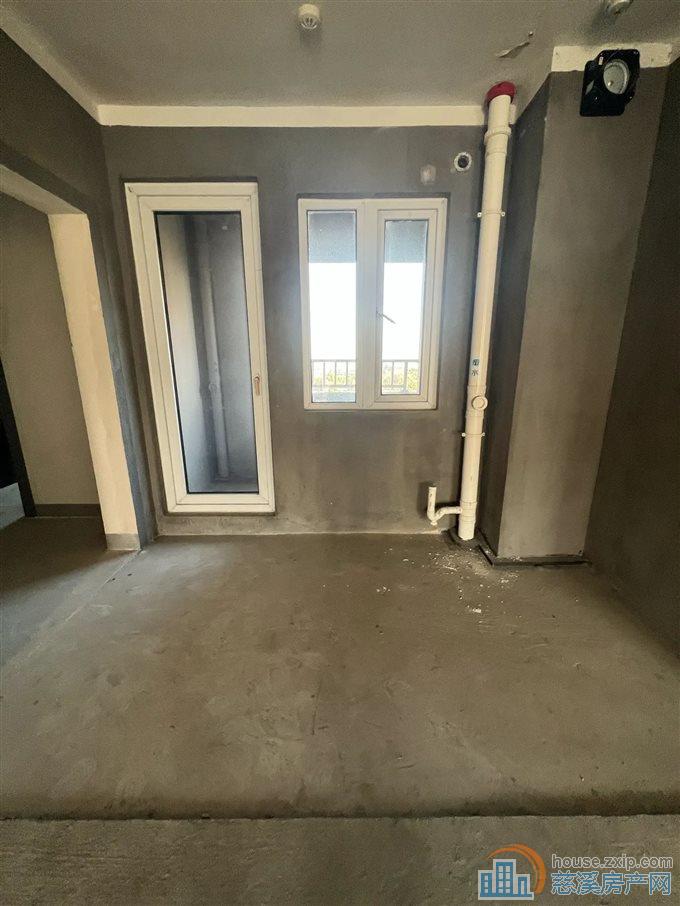 保利俯院江南北区126平148万采光佳