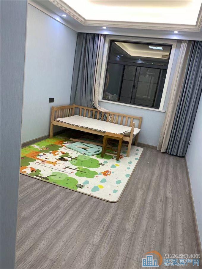 兴隆苑多层3楼142平精装150万