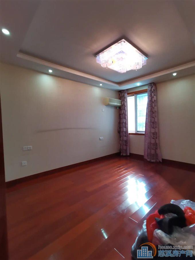 名仕园 84.7平75万精装3房杂物间