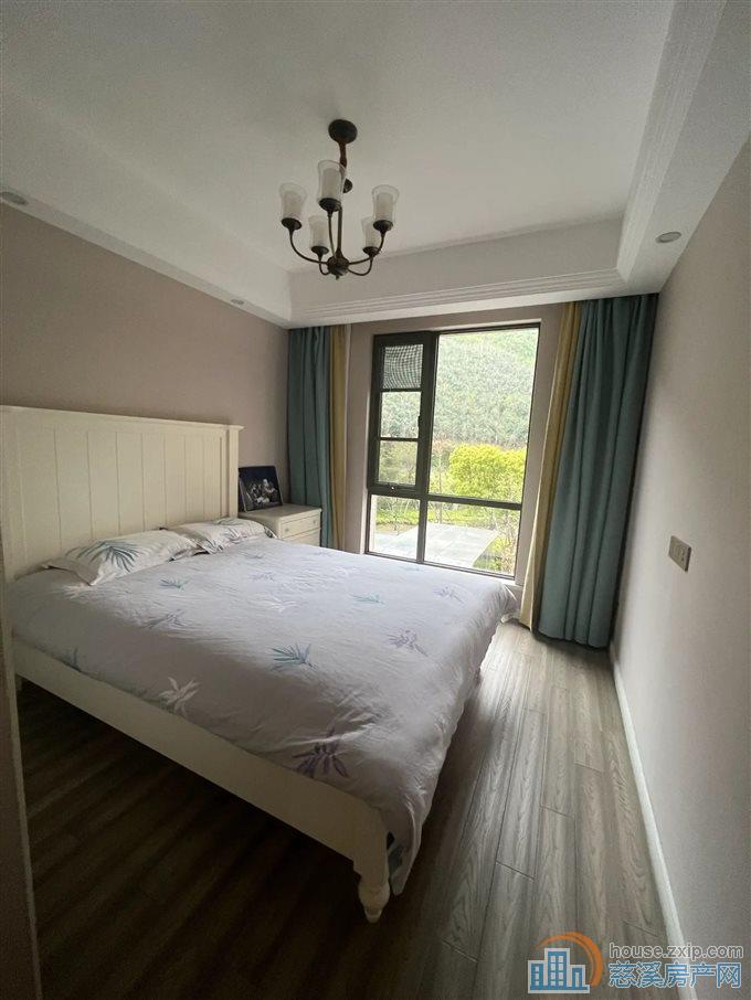 峙山庄园180平220万带车位豪装