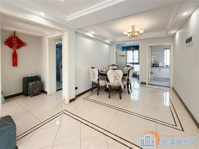 金仕华庭 精装 一梯一户 带车位