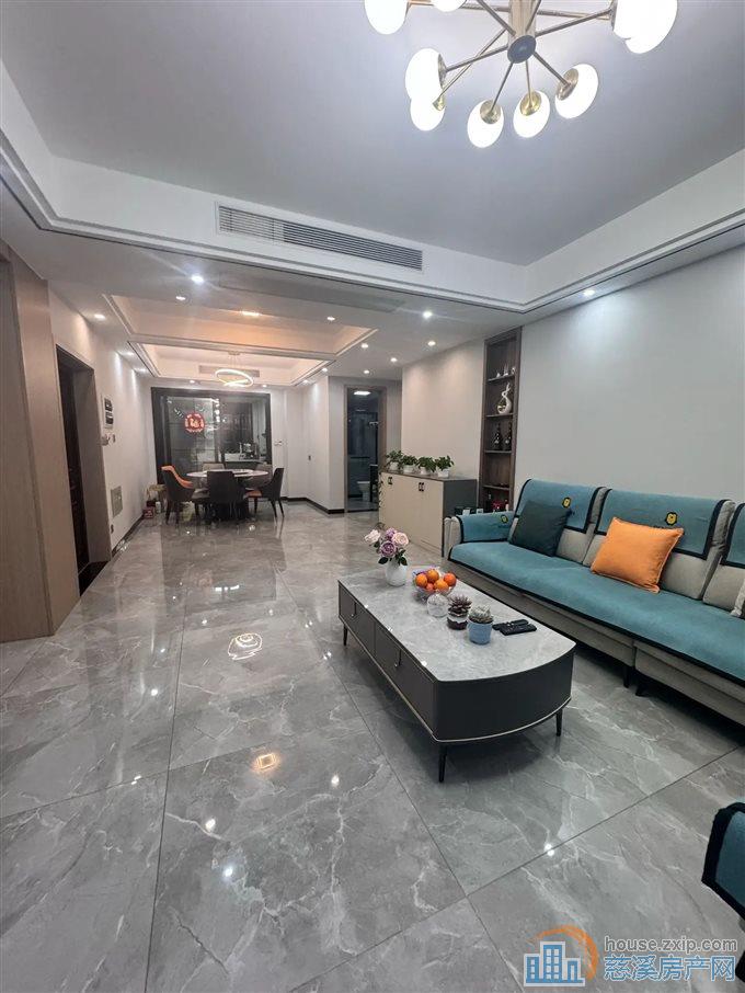 鸣北小区 精装154平185万带车位