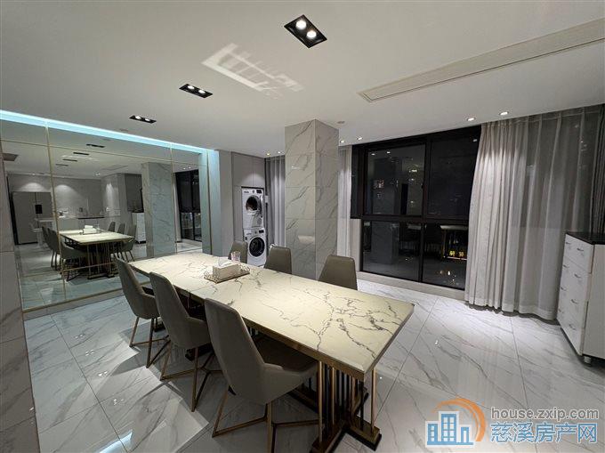 特价：伊顿花苑 黄金楼层大平层精装全送