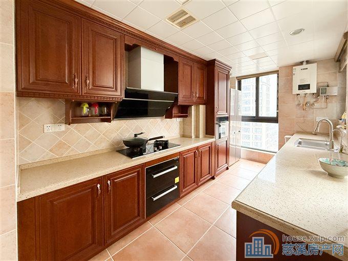 祥生祥园精装 东边套 带母子车位