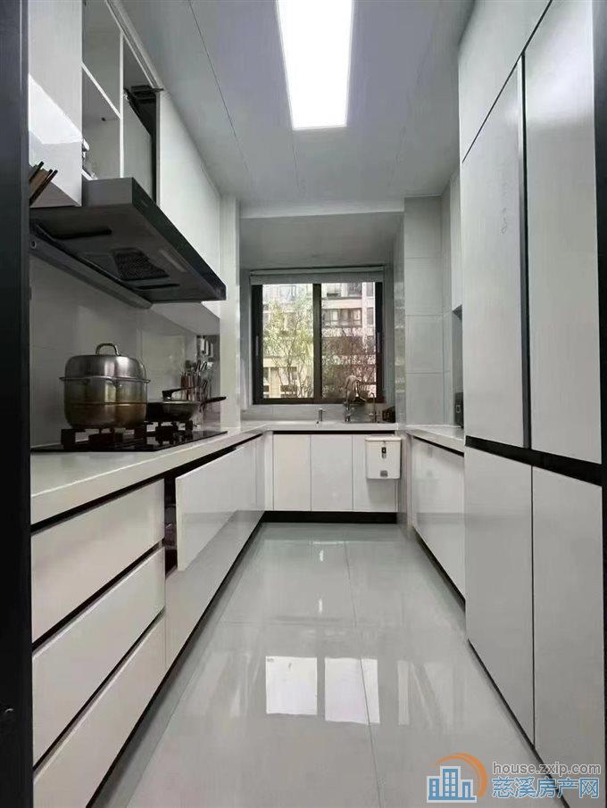 誉林府110平一楼精装3室2厅2卫