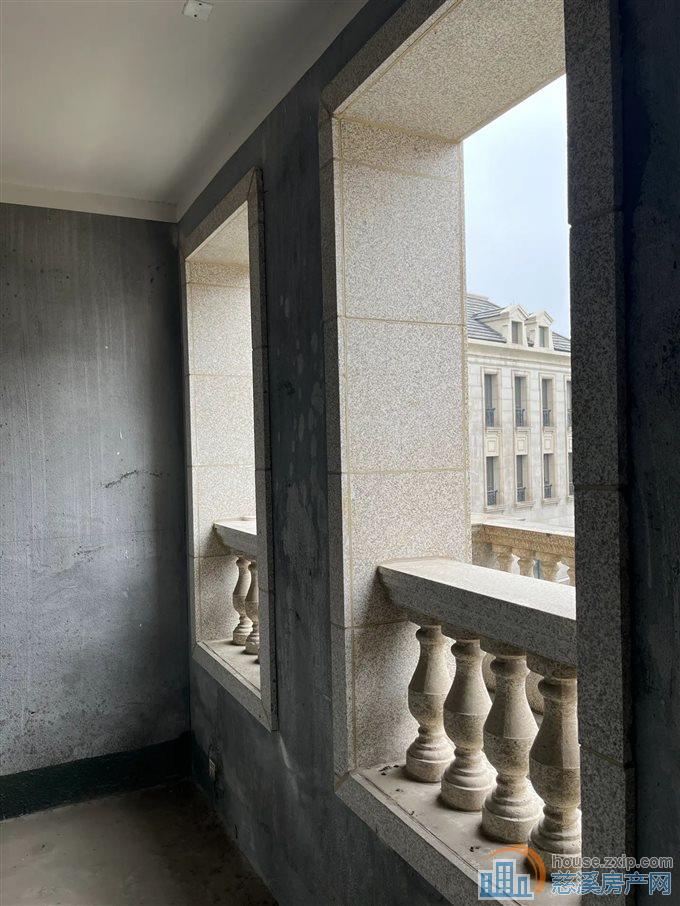 捡漏 峙山庄园稀缺联排别墅，二通三