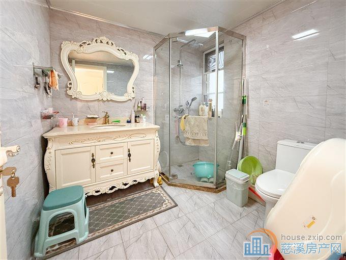 金仕华庭精装自住 一梯一户 带车位