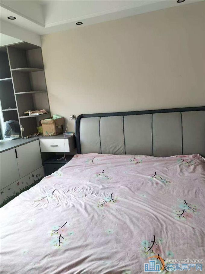 银杏小镇88平精装3室2卫满两年