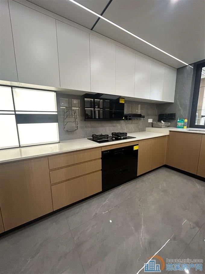 江滨之城江景苑 豪装 带双车位