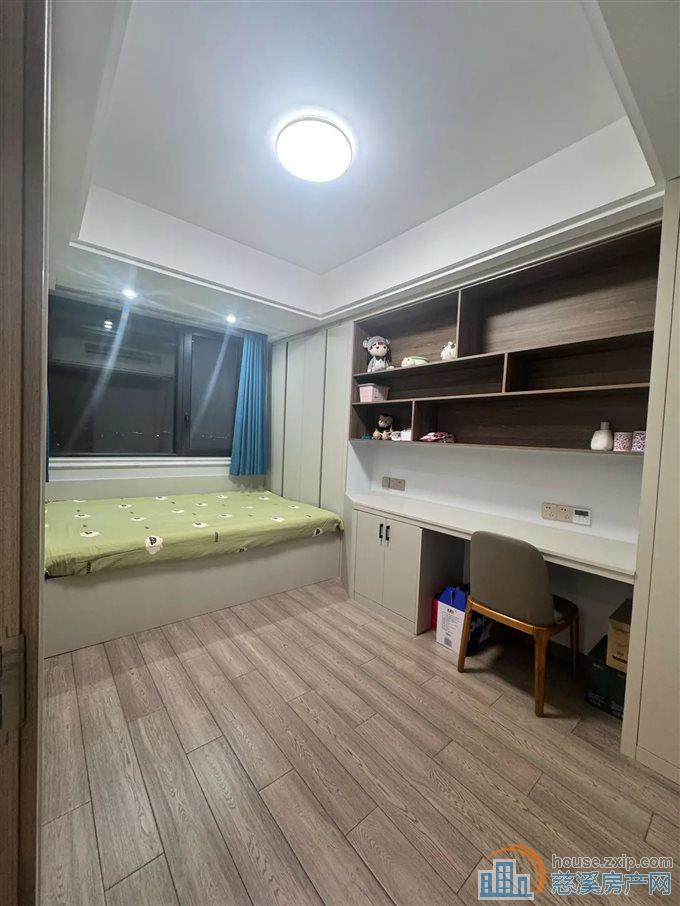 鸣北小区 精装154平185万带车位