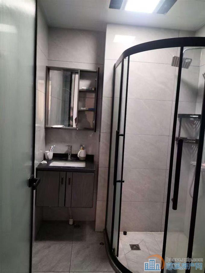 银杏小镇88平精装3室2卫满两年