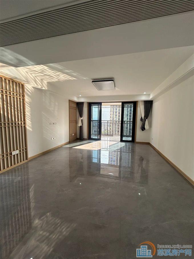 江景苑 240平 精装 双车位双储物间