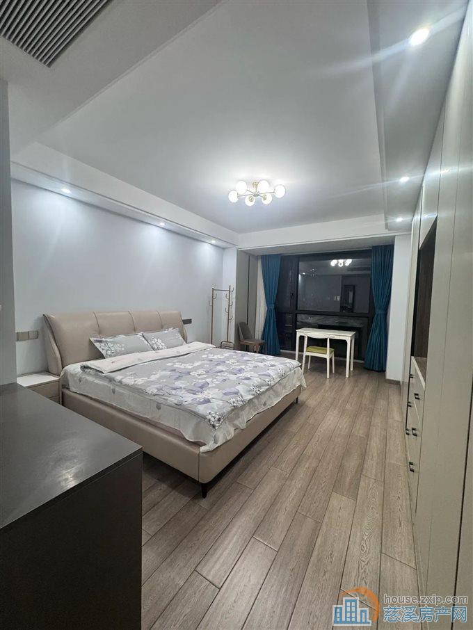 鸣北小区 精装154平185万带车位