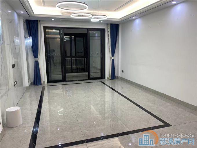 兴隆苑多层3楼142平精装150万