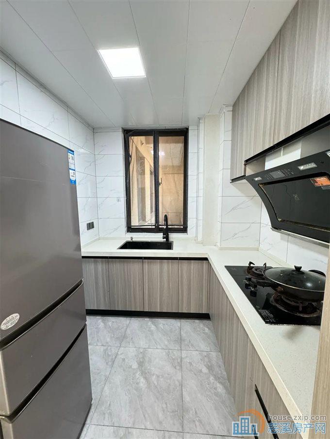 观湖佳苑93平139万视野开阔