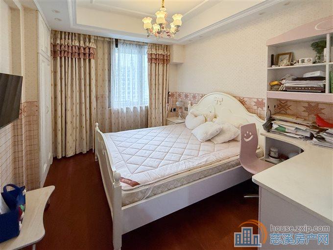 财富中心172平豪华装修238万带车位