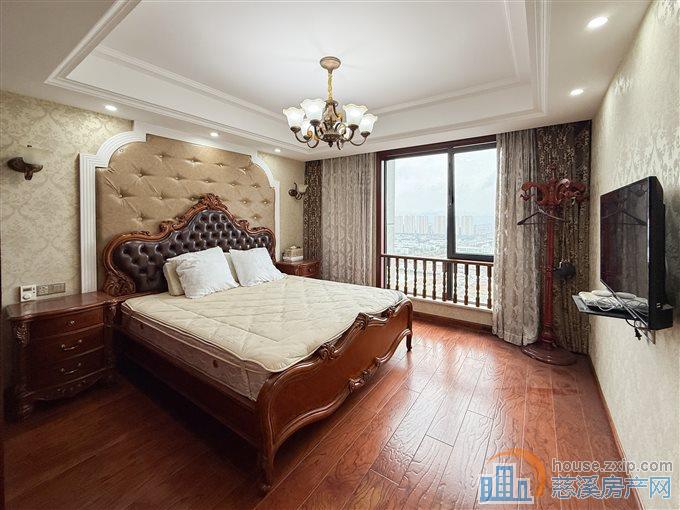 财富中心172平豪华装修238万带车位