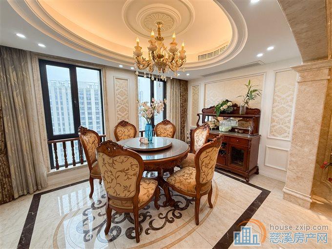 财富中心172平豪华装修238万带车位