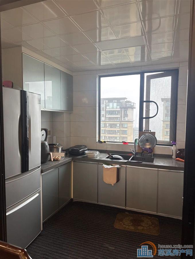 悦华府140平239万满五唯一保养好