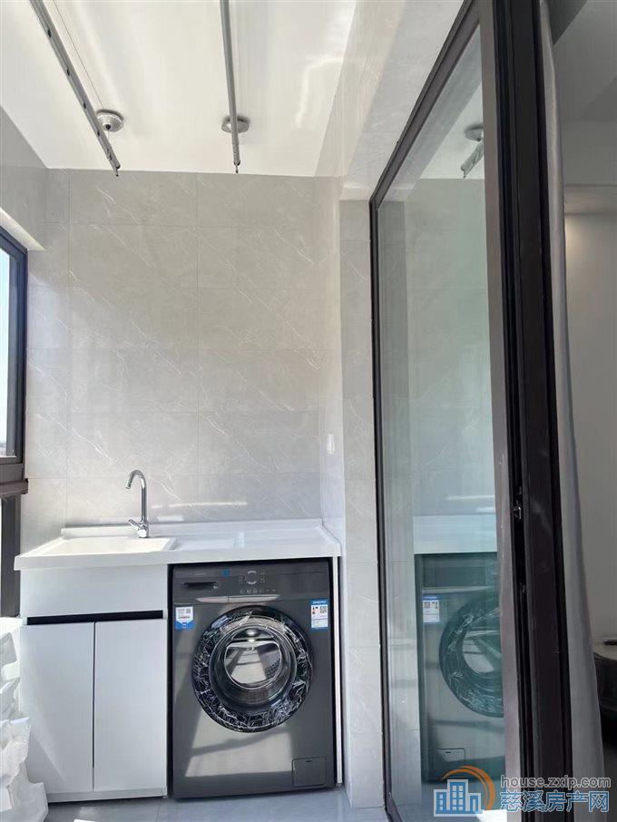 誉林府楼层96平方三室全新精装可读书