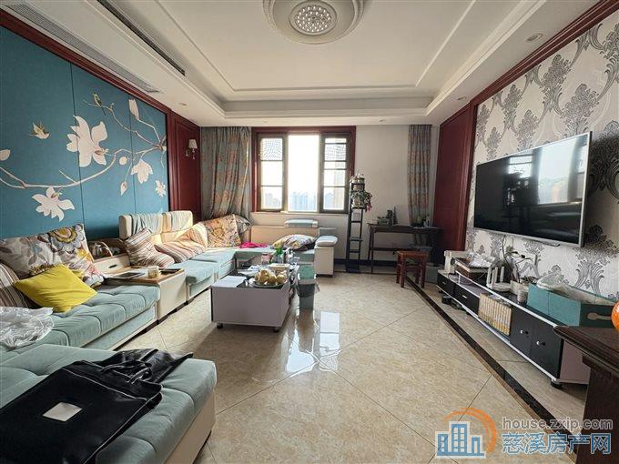 伊顿花苑136平140万精装修拎包入住