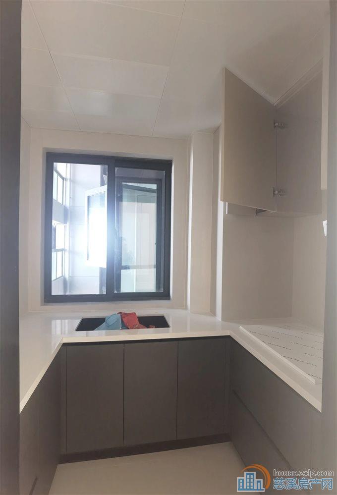 金源星萃104平152.6万全新精装修