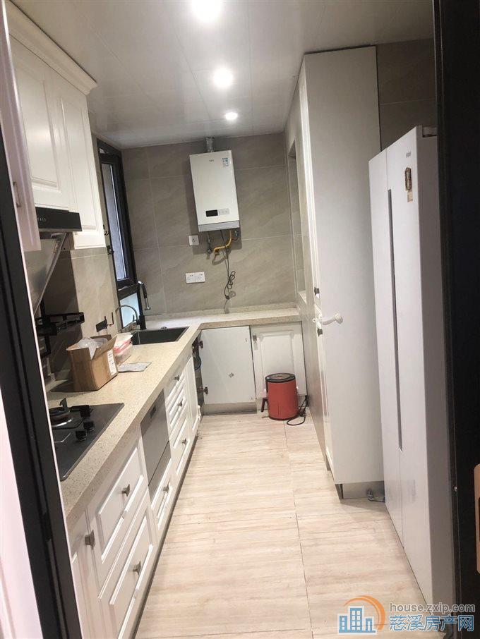 保利三期慈悦湾131平精装小区第一排